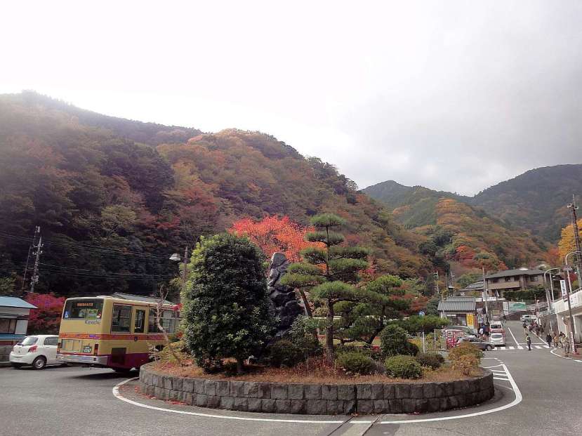 monte oyama llegada autobus rontonda entrada