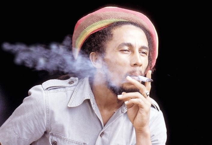 setsubun Bob Marley fumando