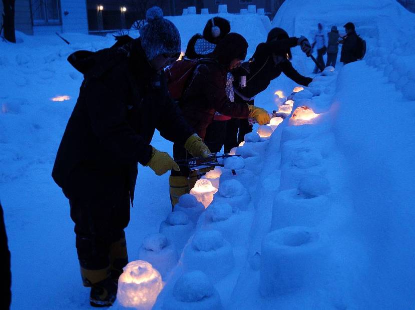 otaru yuki matsuri via tren chou dori