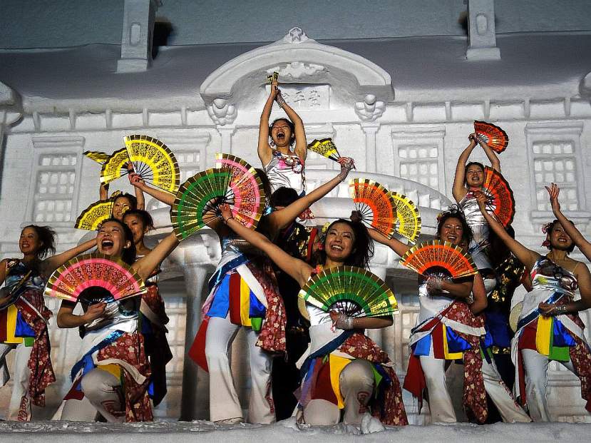 yuki matsuri parque odori show baile