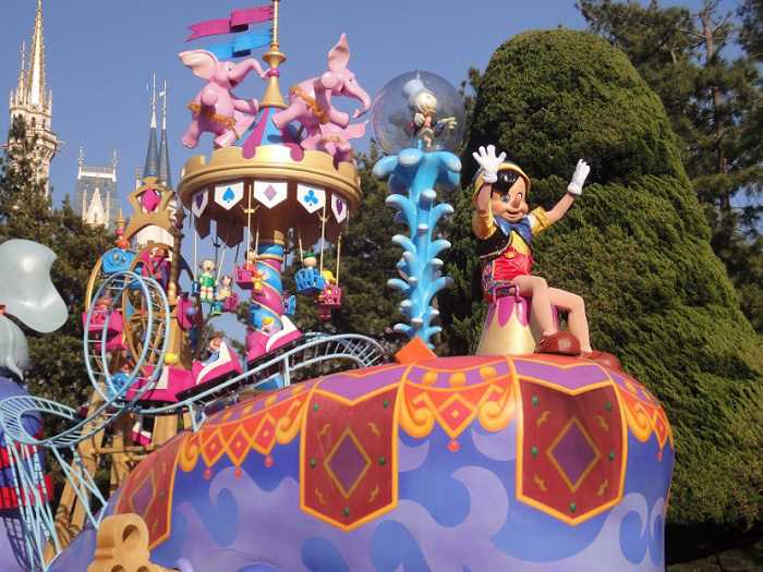 disneyland desfile