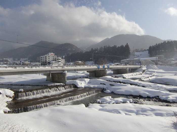 snow-monkeys-monos-nagano-yudanaka-shibu-onsen-006-camino-desde-yudanaka-eki-a-shibu-onsen-015