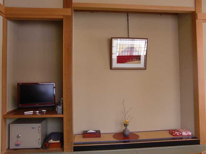 snow-monkeys-monos-nagano-yudanaka-shibu-onsen-008-ryokan-sakaeya-006-habitacion-006