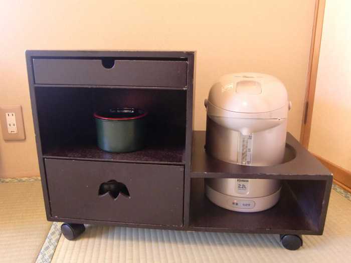 snow-monkeys-monos-nagano-yudanaka-shibu-onsen-008-ryokan-sakaeya-006-habitacion-007