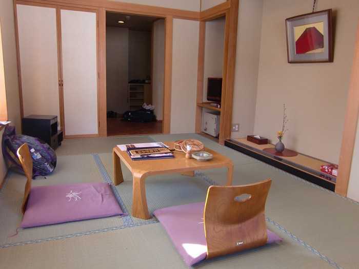 snow-monkeys-monos-nagano-yudanaka-shibu-onsen-008-ryokan-sakaeya-006-habitacion-011