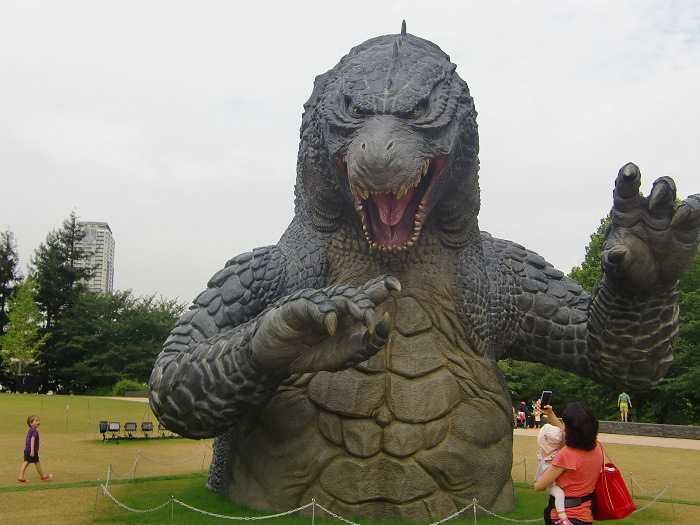 godzilla roppongi hills midtown park