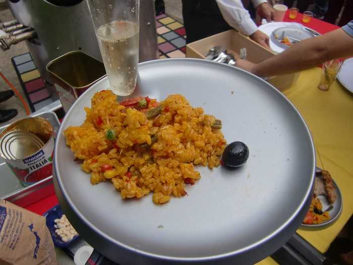 Celebracion Dia Hispanidad Embajada España Tokyo Paella