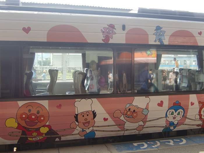 Estacion de Matsuyama. Tren Anpaman