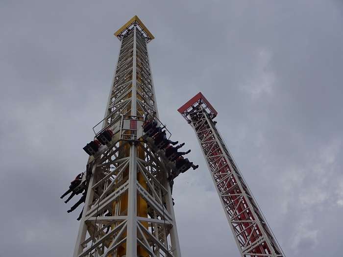 Yomiuriland lanzadera Crazy