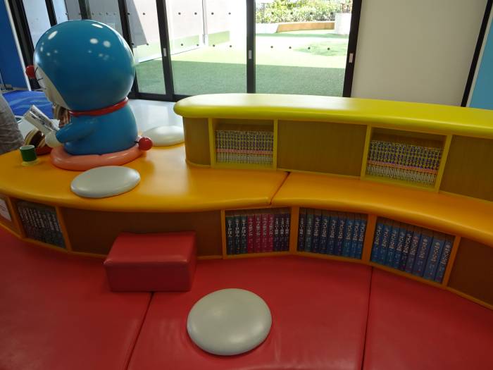 museo doraemon biblioteca 03